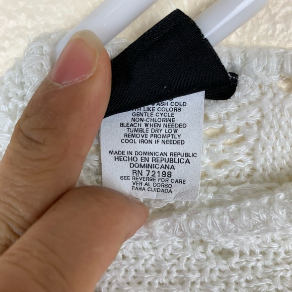 Beautiful White Scarf - Picture 4 of 4